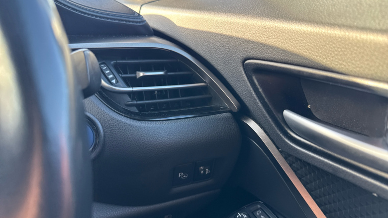 Toyota C-HR 1.8 Hybrid Design 5dr CVT Hybrid Hatchback